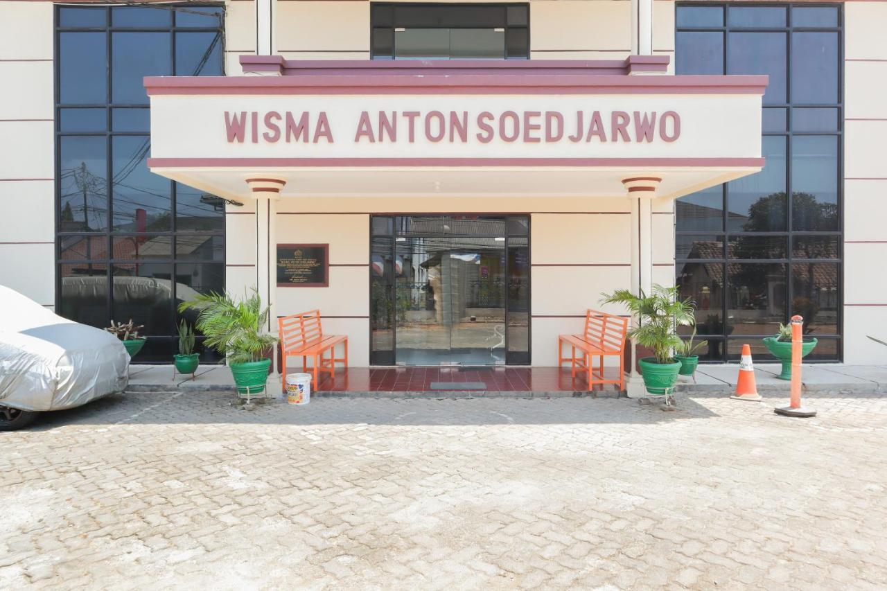 Wisma Anton Soedjarwo Hotel Depok Exterior photo